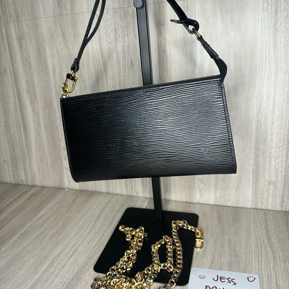 LV black Epi leather Pochette